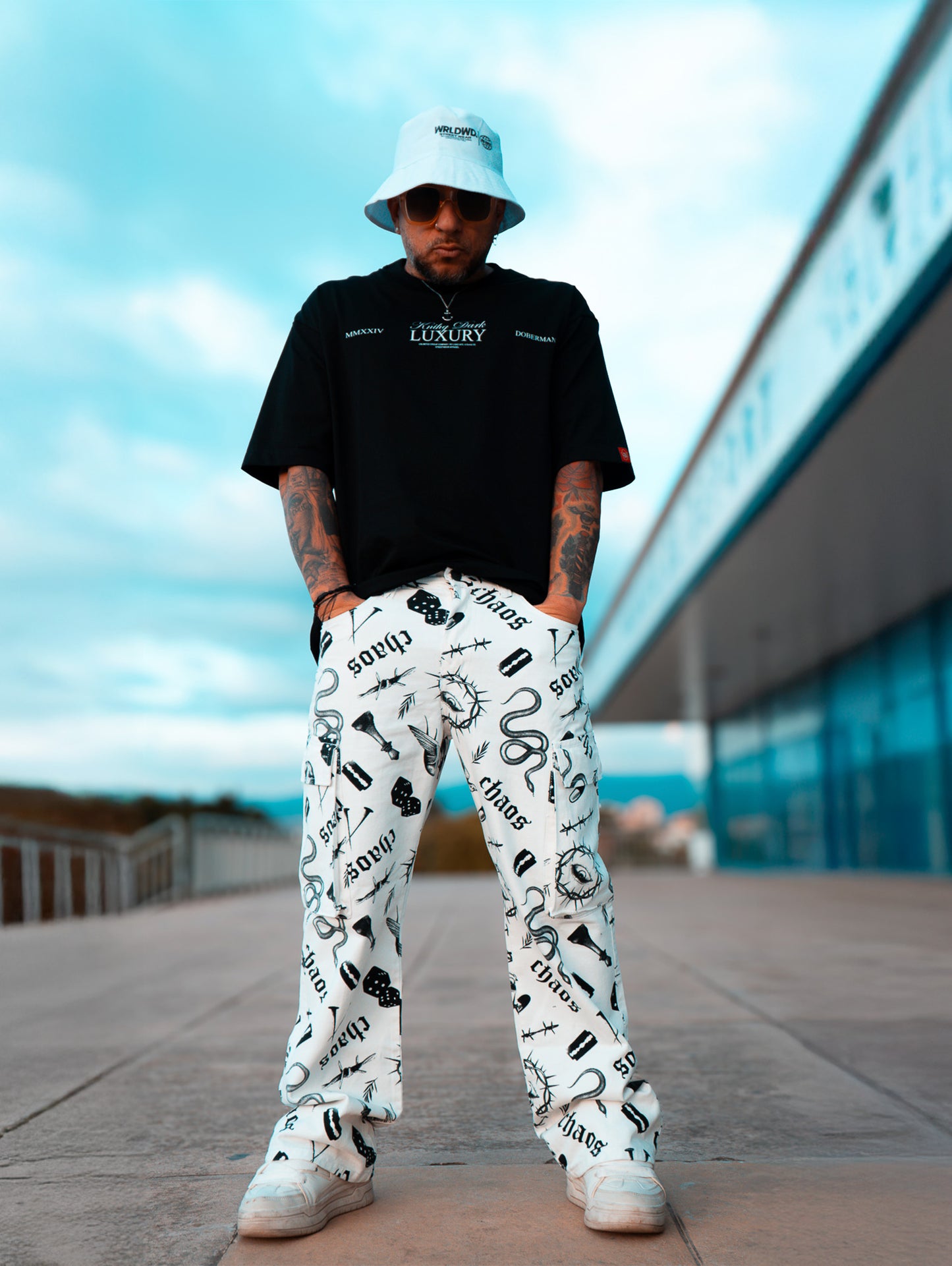 PANTALÓN VAQUERO BLANCO VANDALS | BAGGIE LUXURY